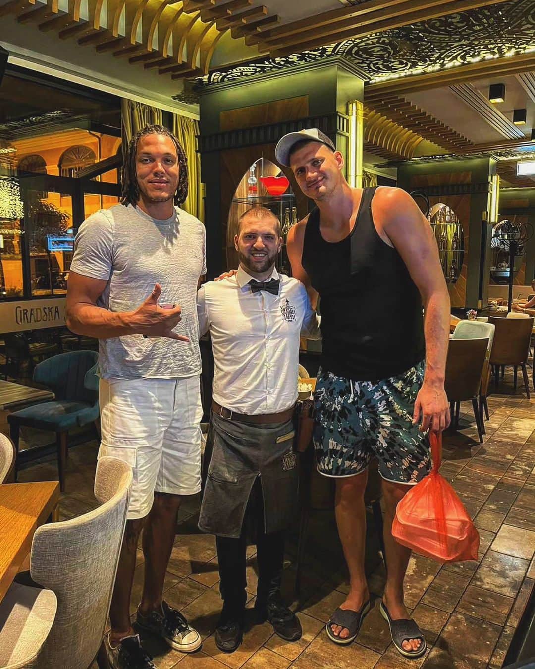 ニコラ・ヨキッチのインスタグラム：「Gordon and Joker at Gradska Kafana in Sombor 🇷🇸 📷 Harrison Wind / X . . . #jokic #jokicnikola #joker #nikola #nikolajokic #denver #nuggets #denvernuggets #colorado #nba #basketball #serbia #usa #srbija #sombor #belgrade #beograd #mvp」