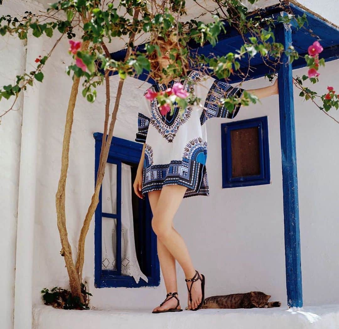 のインスタグラム：「Our Ismene sandal. A timeless classic. 💙  #ancientgreeksandals #ags #sandals #summer #greece #fromhydrawithlove #handmadeingreece」