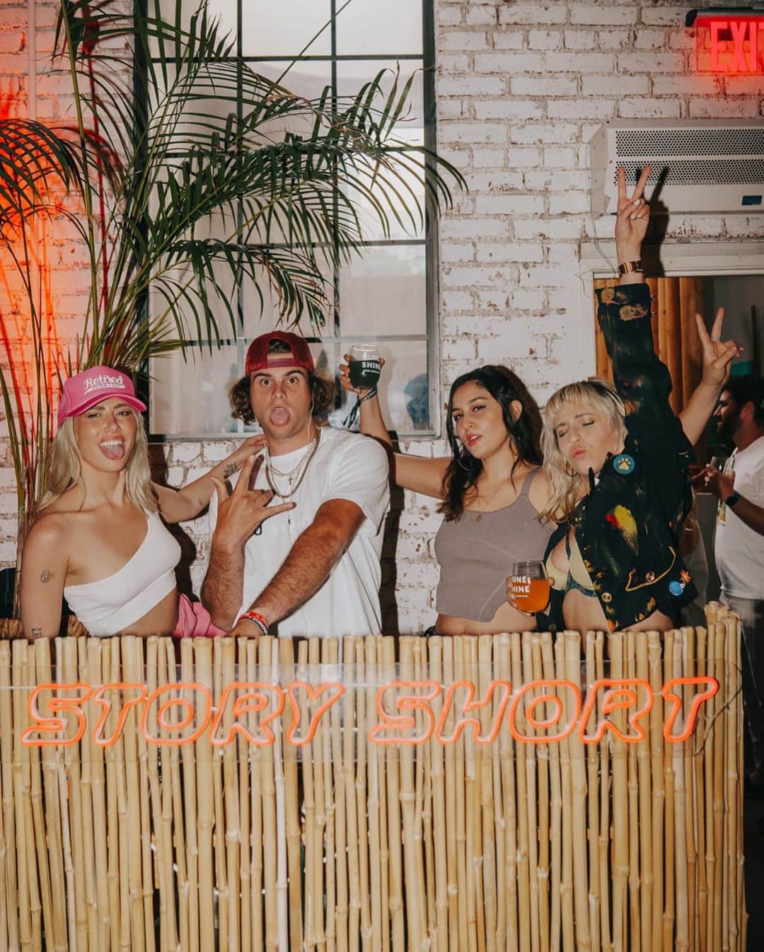 Carter Cruiseさんのインスタグラム写真 - (Carter CruiseInstagram)「see you tonight @longstoryshortparty!!! DM the party page for bottle service / table reservations :) COME JOIN THE CIRCLE CHILDREN!!!!   📸: @sk8orjuan」8月19日 5時05分 - cartercruise