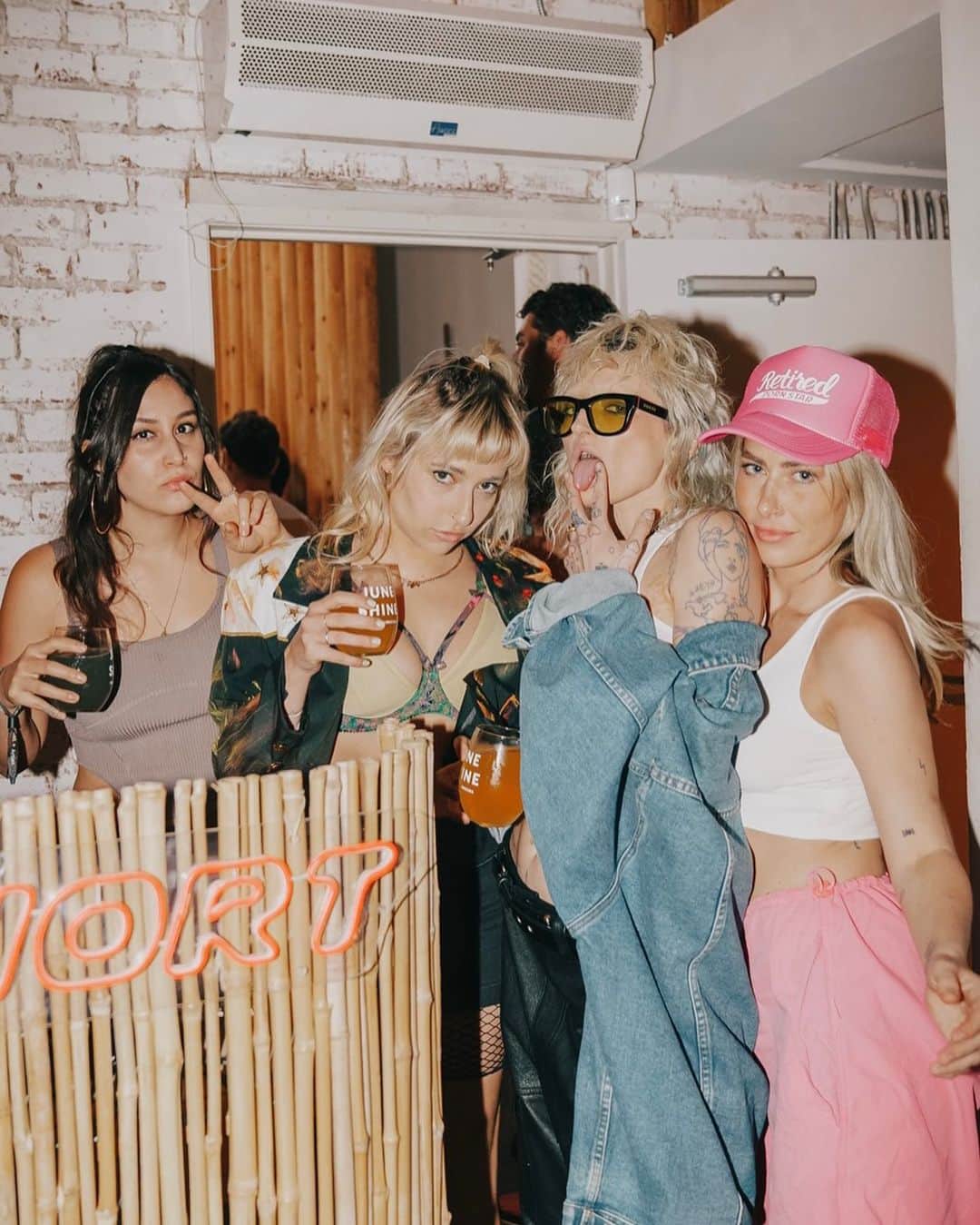 Carter Cruiseさんのインスタグラム写真 - (Carter CruiseInstagram)「see you tonight @longstoryshortparty!!! DM the party page for bottle service / table reservations :) COME JOIN THE CIRCLE CHILDREN!!!!   📸: @sk8orjuan」8月19日 5時05分 - cartercruise
