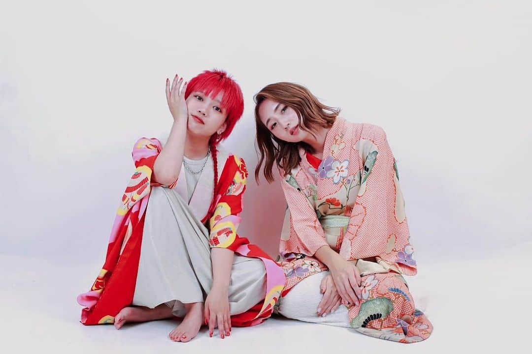 及川真珠のインスタグラム：「📸  8月14日撮影会 ありがとうございました🥹❣️  雨天により、急遽スタジオ撮影に 変更になったにも関わらず 皆様快く受け入れてくださり、 ありがとうございました🥹  しかもスタジオに入る満員の人数で 楽しかったとか いい写真撮れたとか まぁちゃんとおとちゃんの撮影会最高！ また絶対参加するとか  嬉しいお言葉たくさん頂いて 企画してよかったなって すっごく嬉しくなりました！！  次回こそ海！夕陽！花火！の 撮影会しましょうね🥹💞！！  こちらの浴衣は撮影会開始5分前に 猛ダッシュで買ってきた古着の浴衣🤣 みんなに笑われた、いい思い出。笑  本当にありがとうございました☺️！！  #撮影会#個人撮影会#ポートレートモデル#仙台モデル#モデル仙台#仙台#スタジオ撮影会#スタジオ撮影」