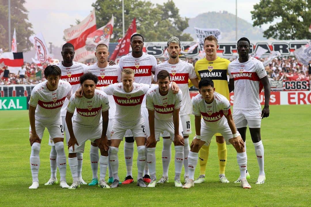 遠藤航さんのインスタグラム写真 - (遠藤航Instagram)「.. .Dear VfB Fans,  I would like to say thank you to all VfB fans. It was always an hour to lead the VfB on the field as a captain. We shared a lot of amazing memories and had the great experiences in the 4 seasons. I will never forget the time with you.  I wish this club and the fans all the best for the future.  Love you all  Wataru」8月19日 5時20分 - endowataru