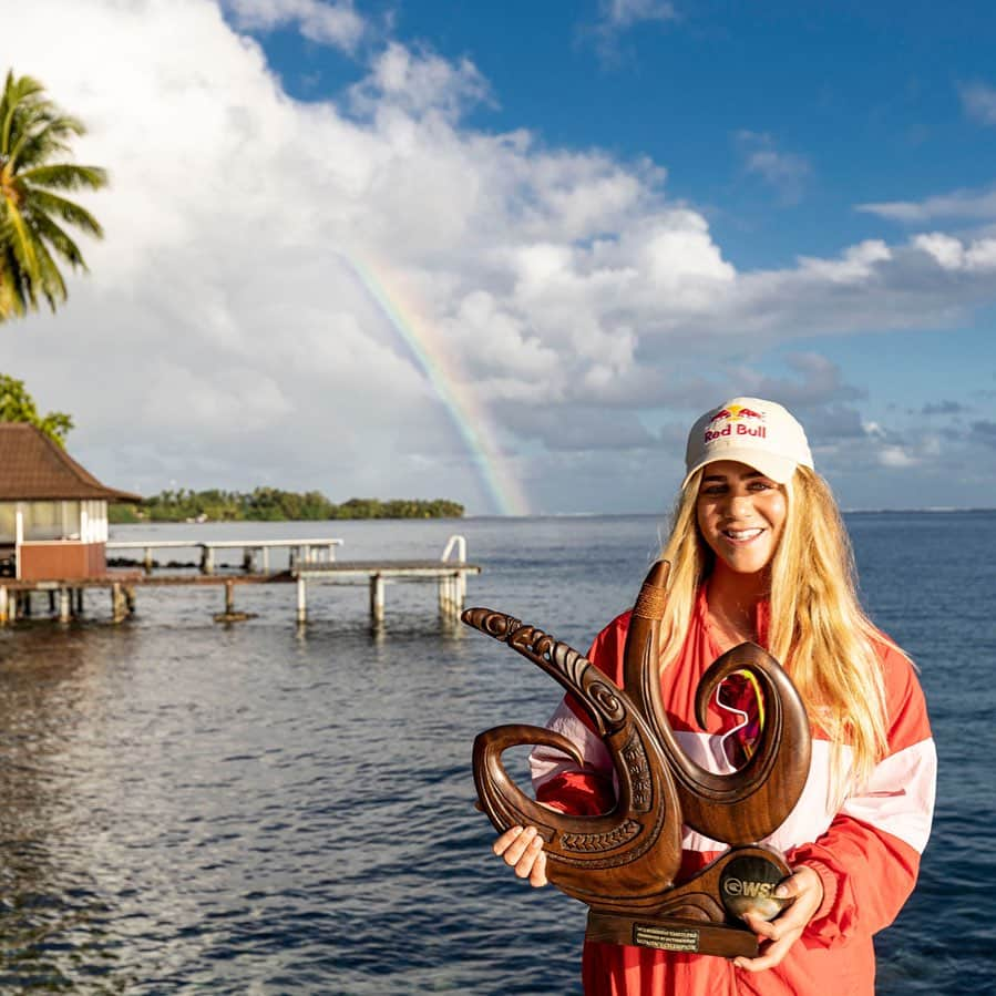 キャロライン・マークスのインスタグラム：「Māuruuru Tahiti 🙏」