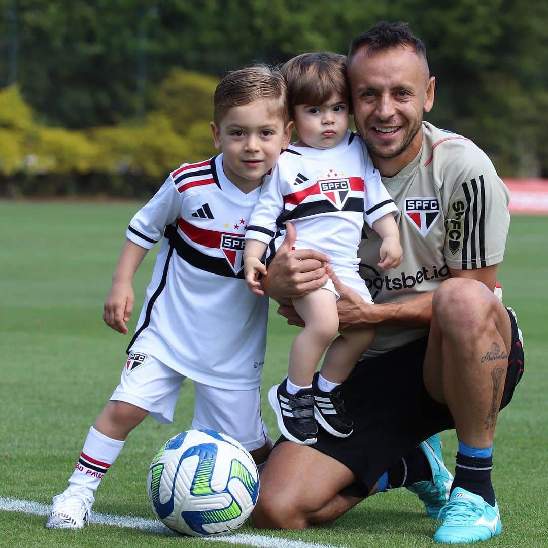 マルシオ・ラファエウ・フェレイラ・デ・ソウザのインスタグラム：「Rafael’s Rafael Luca🇾🇪João Rafael🇾🇪Rafinha」