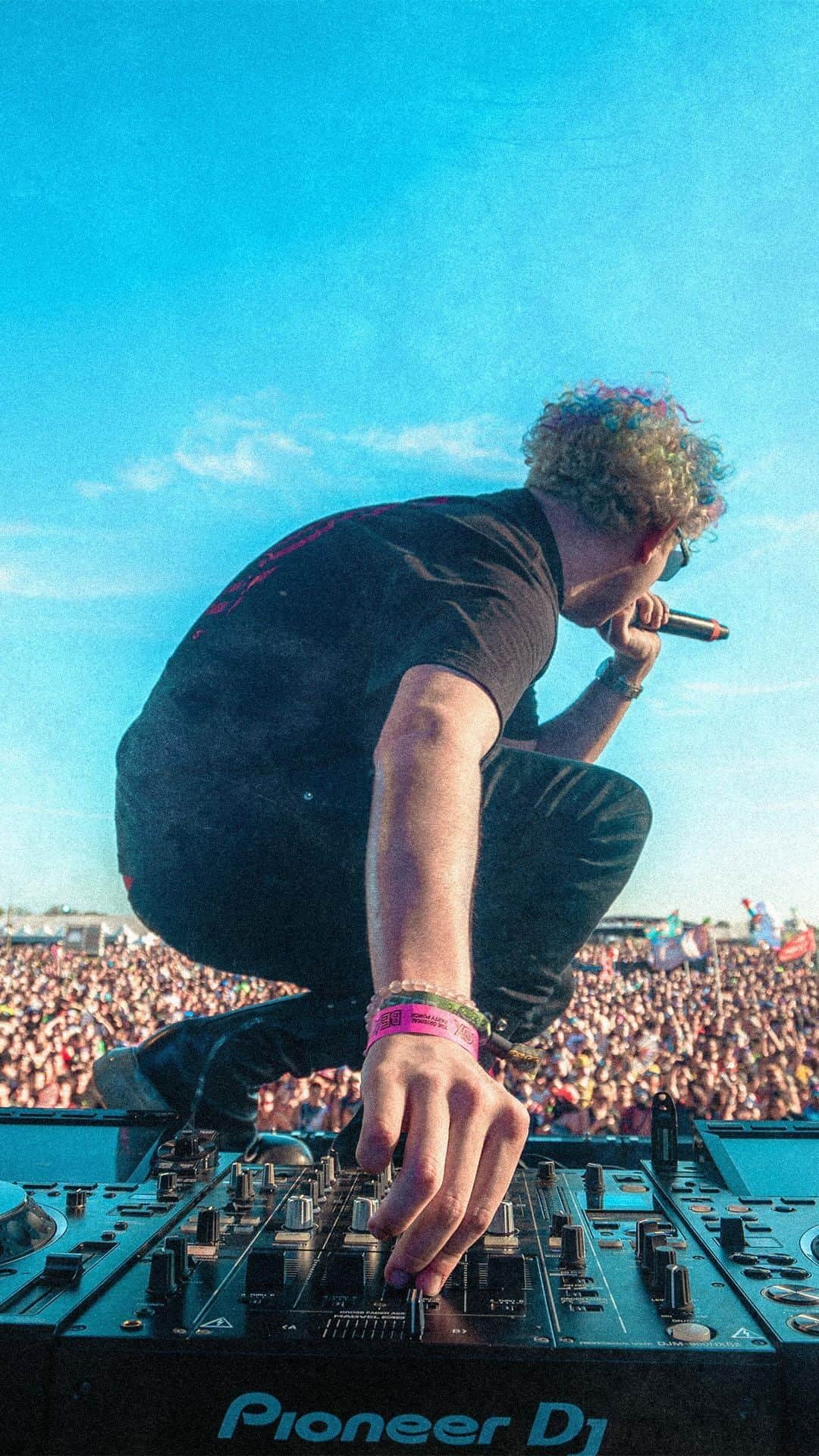 スラッシーのインスタグラム：「Moonrise Festival 🔥🔥🔥  Baltimore, you showed up!!! What a show that was last weekend!  Thanks to everyone that came down! 🙏🩵」