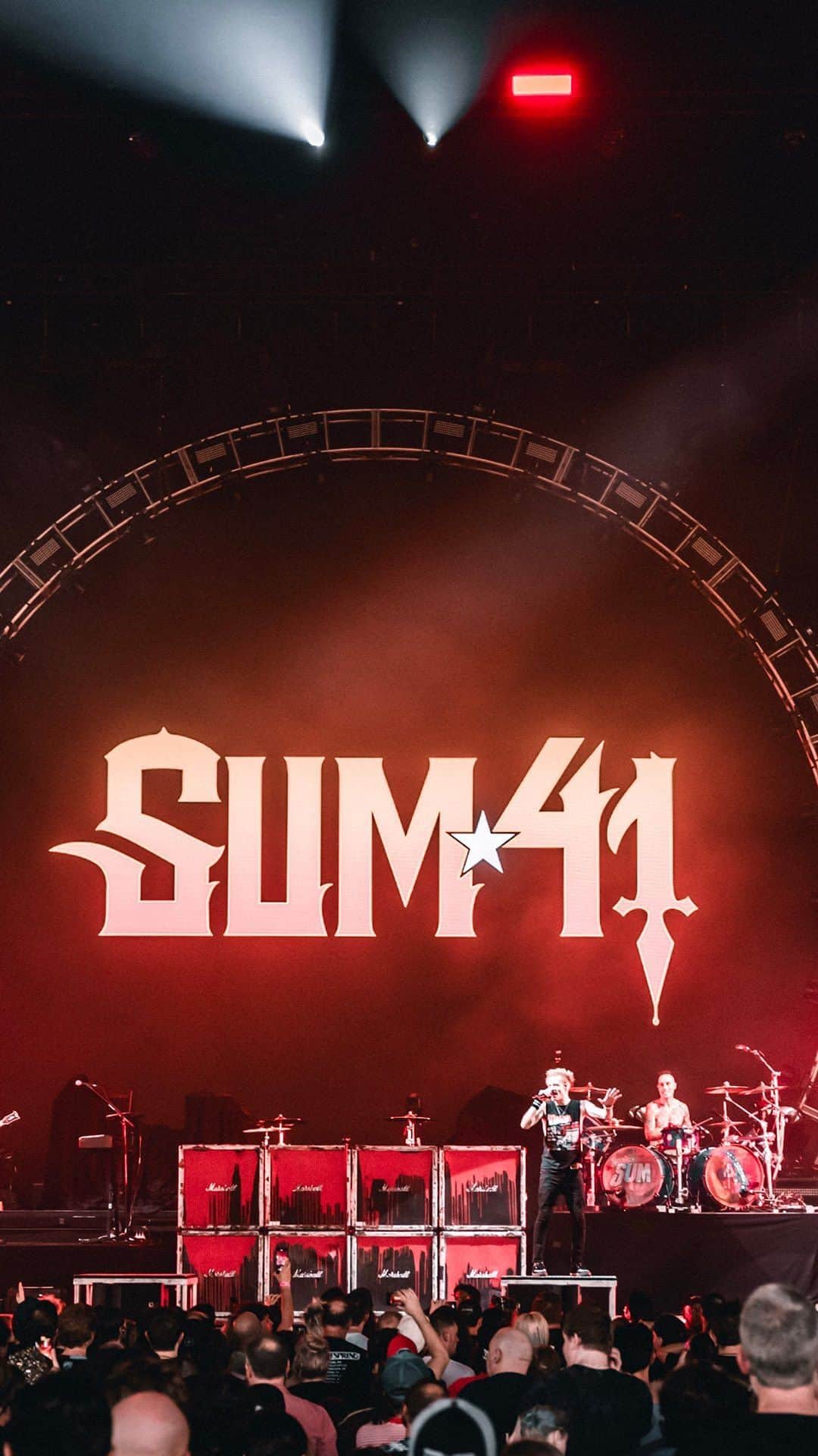 Sum 41のインスタグラム：「We’re halfway through the Let the Bad Times Roll Tour with @offspring & @simpleplan and every single show has been an absolute blast!」