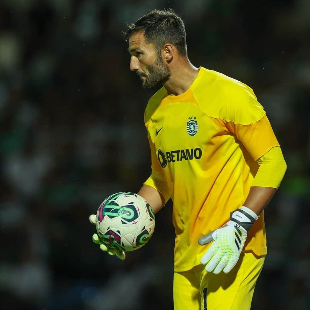 アントニオ・アダンのインスタグラム：「Dos partidos, dos victorias 👊  Seguimos juntos equipo 🦁  Dois jogos, duas vitórias 👊 Seguimos juntos equipa 🦁  @SportingCP」