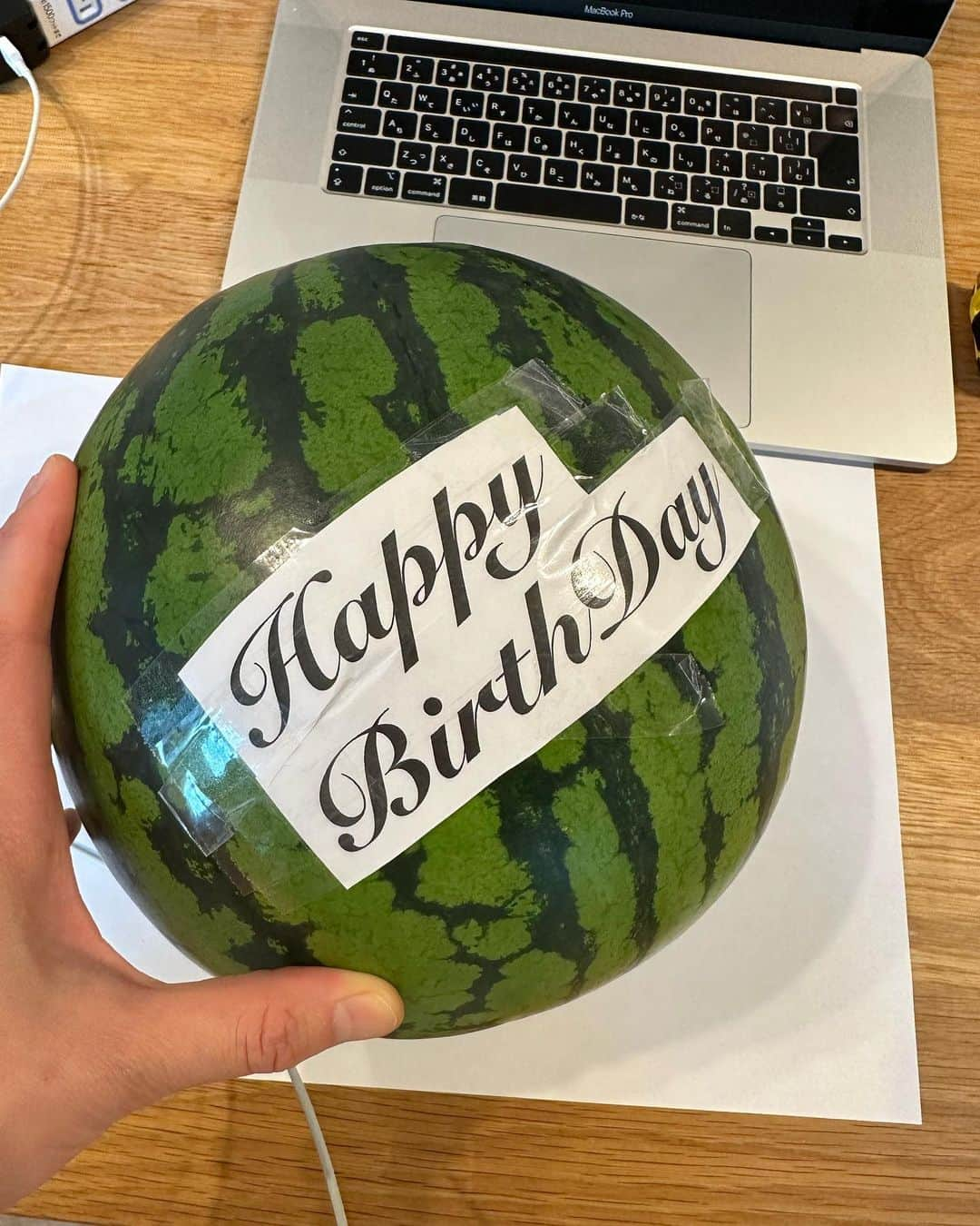 片山美耶さんのインスタグラム写真 - (片山美耶Instagram)「. Birthday🍉 彫ってみました。 . . #watermelon #watermeloncarving #スイカ #フルーツカービング #スイカカービング #birthday #夏 #スイカ割り #リハビリ」8月19日 8時14分 - miya_katayama