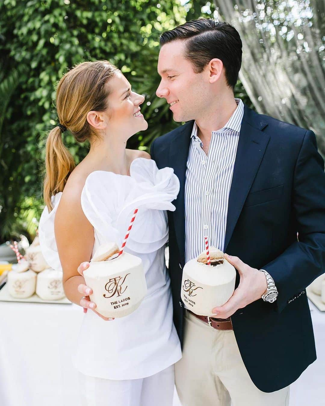 Ceci Johnsonさんのインスタグラム写真 - (Ceci JohnsonInstagram)「A perfect weekend for a wedding. Thank you to @poshpartygal for reminding us of this gorgeous palm-themed #palmbeachwedding 🌴   The couple personalized our ‘Golden Pineapple’ Wedding Collection and we added a custom monogram for their design.  Wedding Invitations and monogram design: @cecinewyork  Photographer: @erickelley  Planner: @poshpartygal   #palmbeachstyle  #palmbeachbride  #palmbeachwedding  #tropicalinvitations  #tropicalwedding  #weddinginvitation  #weddinginspiration  #cecinewyork  #beautifyyourworld」8月19日 8時16分 - cecinewyork