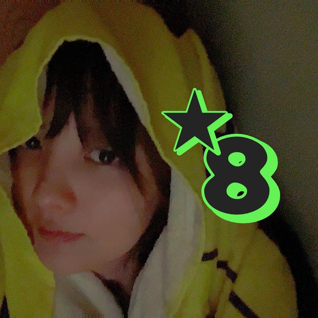 朝木ちひろのインスタグラム：「#カレンダーシリーズ  8月  ドタバタと駆け抜けていく夏🌺  なんか去年の自分を振り返ったら、去年の8月ホントに病んでたなぁ笑　今年もそれなりに色々悩んでるけど…  きっちり悩んで昇華していくぞ✊  #love_bestjapan #lovers_nippon #bestjapanpics #art_of_japan_ #ダレカニミセタイケシキ #カメラ好きな人と繋がりたい #ファインダー越しの私の世界 #キリトリセカイ #tokyocameraclub #ig_phos#作品撮り  #좋아요그램 #좋아요환영 #좋아요테러 #좋아요꾹 #좋아요폭탄」