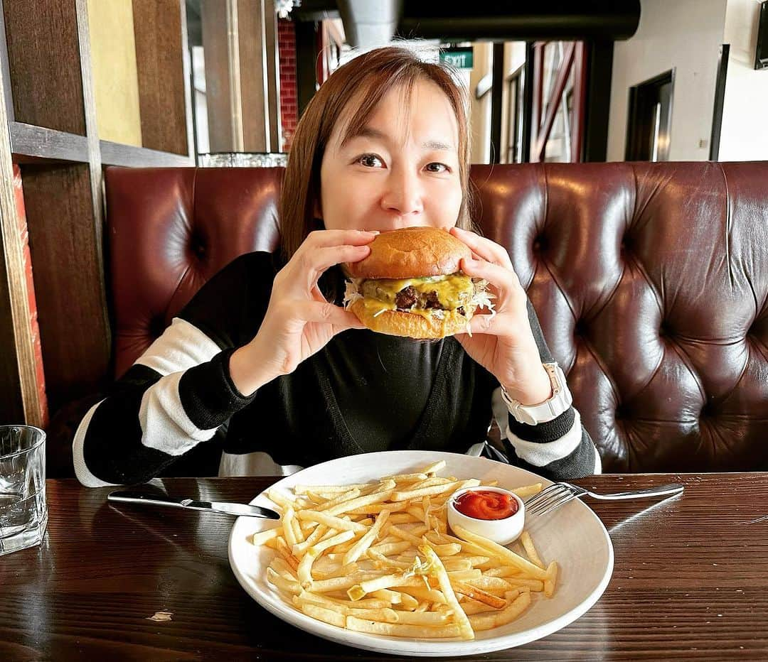 日々野真理さんのインスタグラム写真 - (日々野真理Instagram)「鹿肉のバーガー🍔  #ニュージーランド🇳🇿」8月19日 8時37分 - marihibino1031