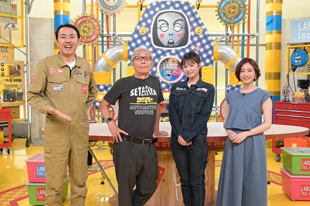 前田亜美のインスタグラム：「. 【お知らせ】です MBS・TBS『所さんお届けモノです！』の 番組内でサプライズ発表していただき、、 . 産休に入る新井恵理那さんの代打で なんと私が…  所ジョージさんの" MCアシスタント"を務めさせて頂くことが決まりました!!✨ . . こんな夢のような事が…😭🤍🤍 . . 視聴者として番組をみていてお届けモノファミリーとして ロケをさせていただく機会が増えて、、それも嬉しくて…… . . 今回はゲームを直接お届けしに念願のスタジオ出演も叶い、 やっとお会い出来た所さんとの共演も私にとっては夢の時間でした………ᐠ( ᐛ )ᐟ!! . そして最後の最後に皆さんからのサプライズ😭!!!!. . 本当に何も知らなくて… 頭真っ白で全然追いつかなくて理解するのに時間がかかりました！！🥹笑. . ほんとにびっくりしてこの日はずっと信じられなくて嬉しくて泣いたし寝られなかった！笑😂😂😂😂 . . . 対決していたゲームの顔はめパネルを 番組が手作りで作ってくれていて、、 . そこにも愛を感じて わたしは幸せものです*.( *˘˘* ).*. . . 新アシスタント、新井さんの代打というのもプレッシャーではありますが、新井さんからもアドバイス頂き 私らしく楽しんで全力でやっていこうと思います！！ . 気が緩まないように気を引き締めていくぞっ！ .  . . 来週からレギュラー出演いたします。 番組のレギュラーになれたのも夢のようなお話…🥹 . .  所さんも田中さんも新井さんもスタッフの皆さんも…… みんな優しくて愛のあるアットホームな現場でいつも楽しいの☺️. . . 皆さんに引き続き番組を楽しんで貰えるよう全力で盛り上げていきたいと思います✊🏻‎❤️‍🔥よろしくお願いいたします！  . TVerでも観られるのでぜひご覧ください！. . .  #所さんお届けモノです  #所ジョージ さん  #田中卓志 さん  #新井恵理那 さん」