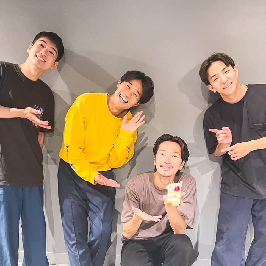 shojiのインスタグラム：「HAPPY BIRTHDAY NOPPO🎉🎂🎉 @noppo_stkgz   #stkgz #シッキン #シットキングス #NOPPO爆誕祭 #毎年リハしてる」