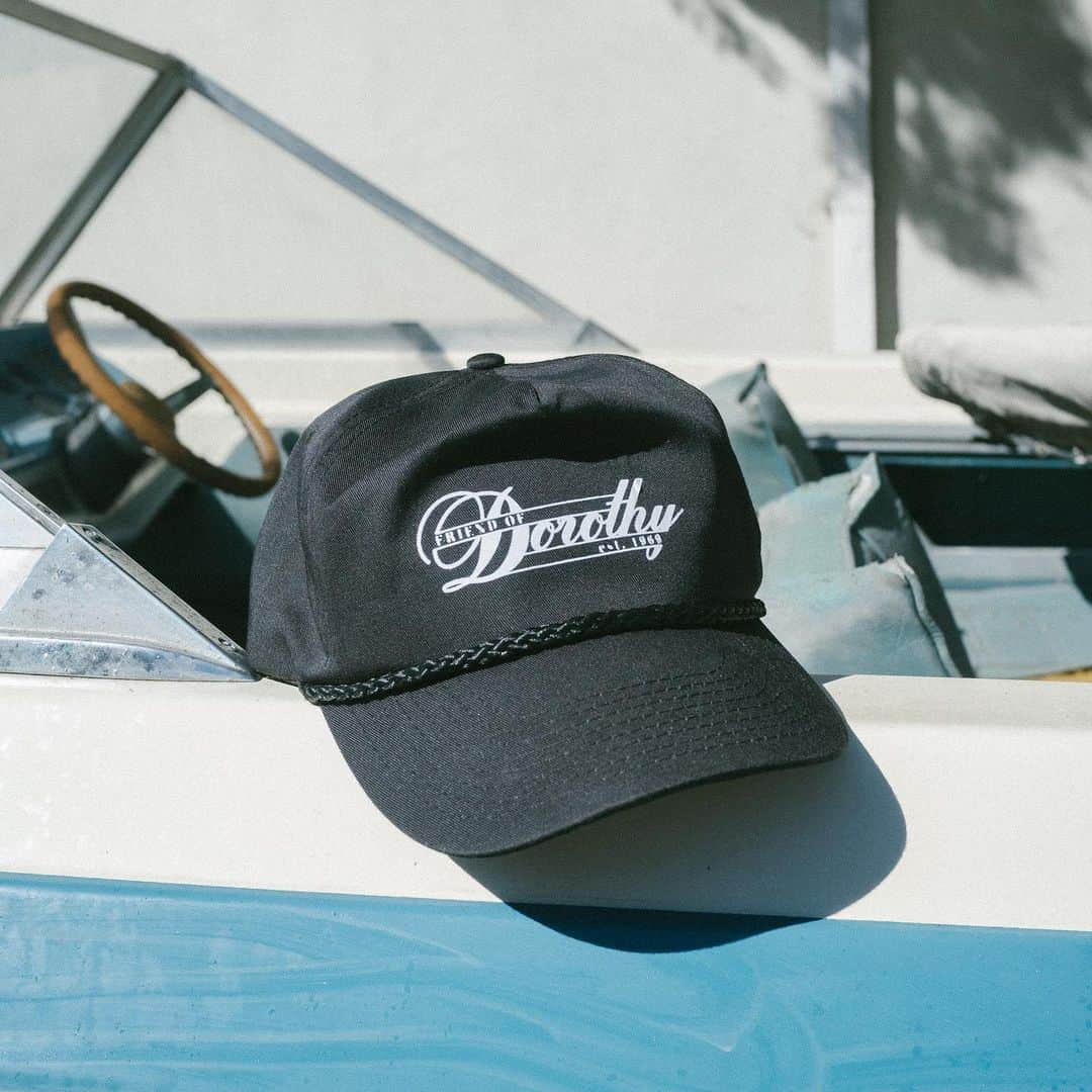 Shannon Beveridgeさんのインスタグラム写真 - (Shannon BeveridgeInstagram)「are you a friend of dorothy? new color way and dad hat available now!! link in bio」8月19日 9時15分 - nowthisisliving