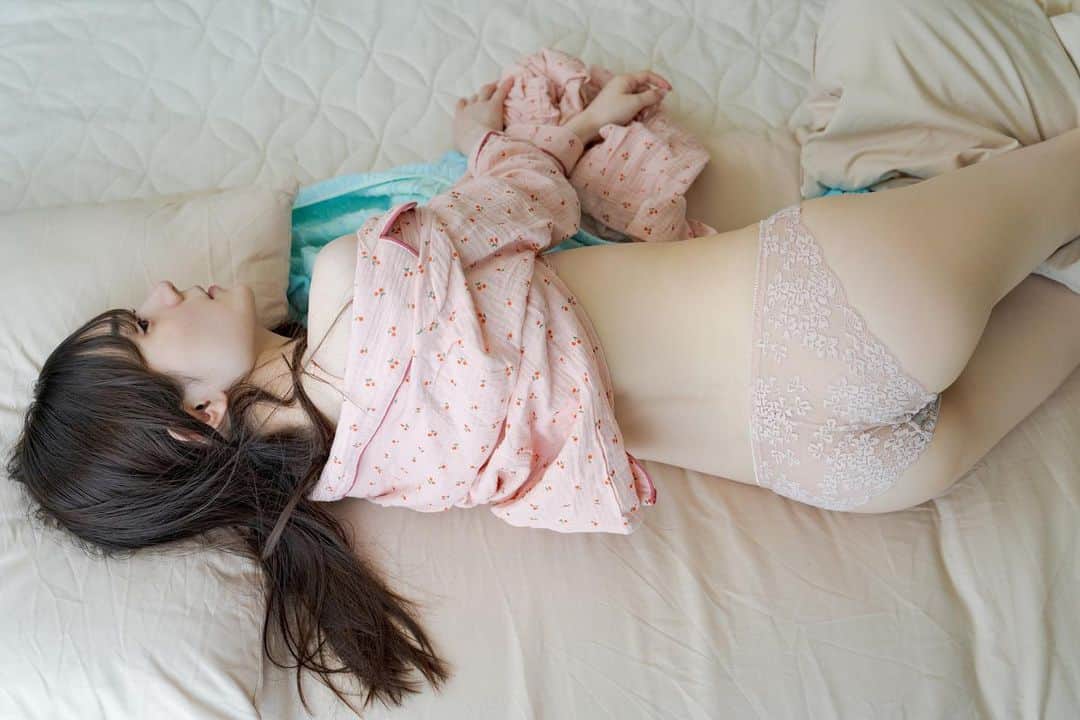近衛りこさんのインスタグラム写真 - (近衛りこInstagram)「りこと過ごした3日間！完売ありがとうございました☺️ ちょこちょこ通販作業がんばるので、おまちください...🦭  #グラビアモデル #インスタグラビア#コスプレ撮#cosplaycostume #japanesegirlspic #japanesecosplayer#被写体女子」8月19日 20時31分 - ko_no_e