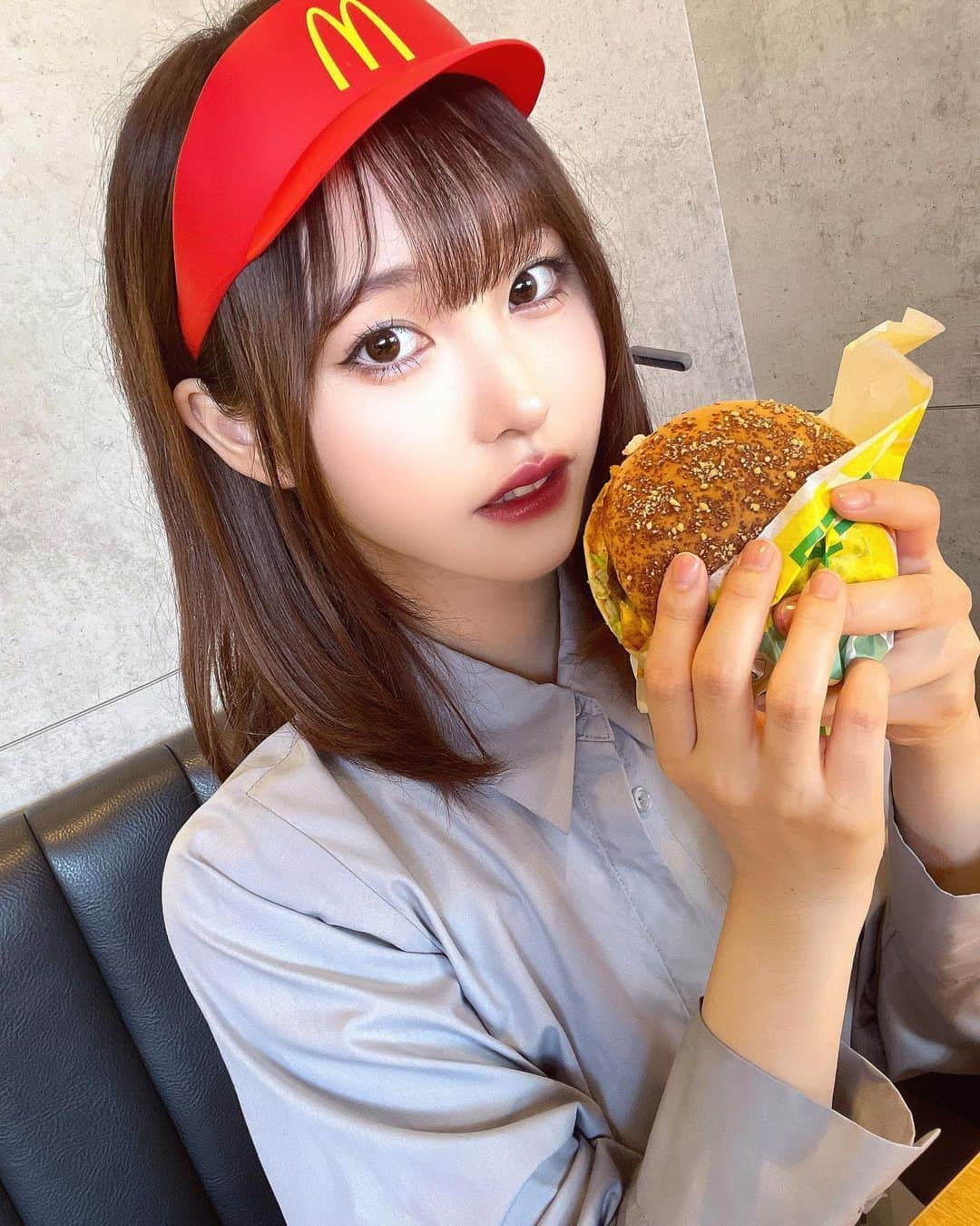 脳てのインスタグラム：「🍟🍔❤️」