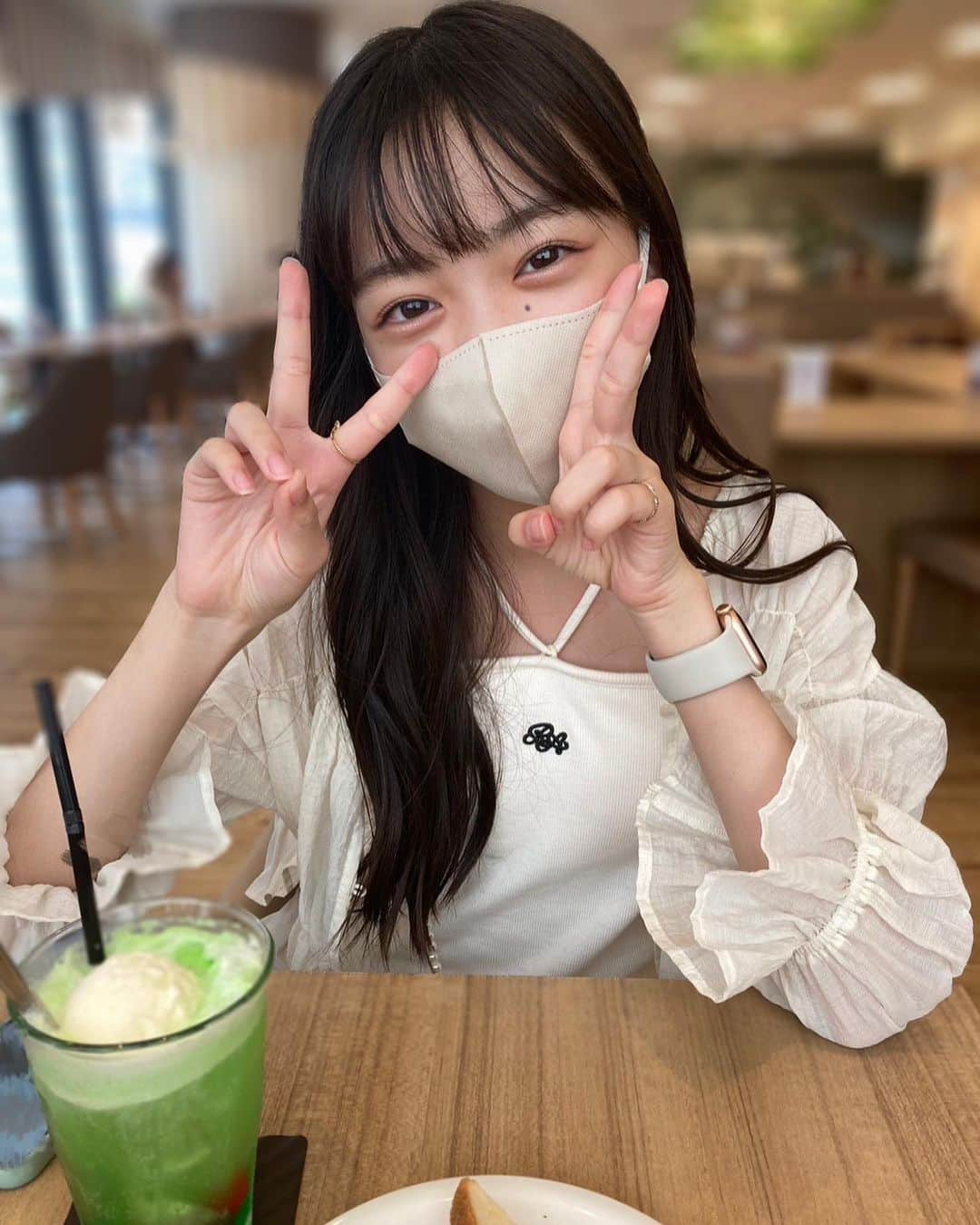 鎌田英怜奈のインスタグラム：「🥪 久しぶりのランチ!!♡ の後は、 だいすきな人と推し活してきました🥥  #夏休み #答えは明日のお楽しみ♡ #彼氏目線？笑🤭 #鎌田英怜奈」