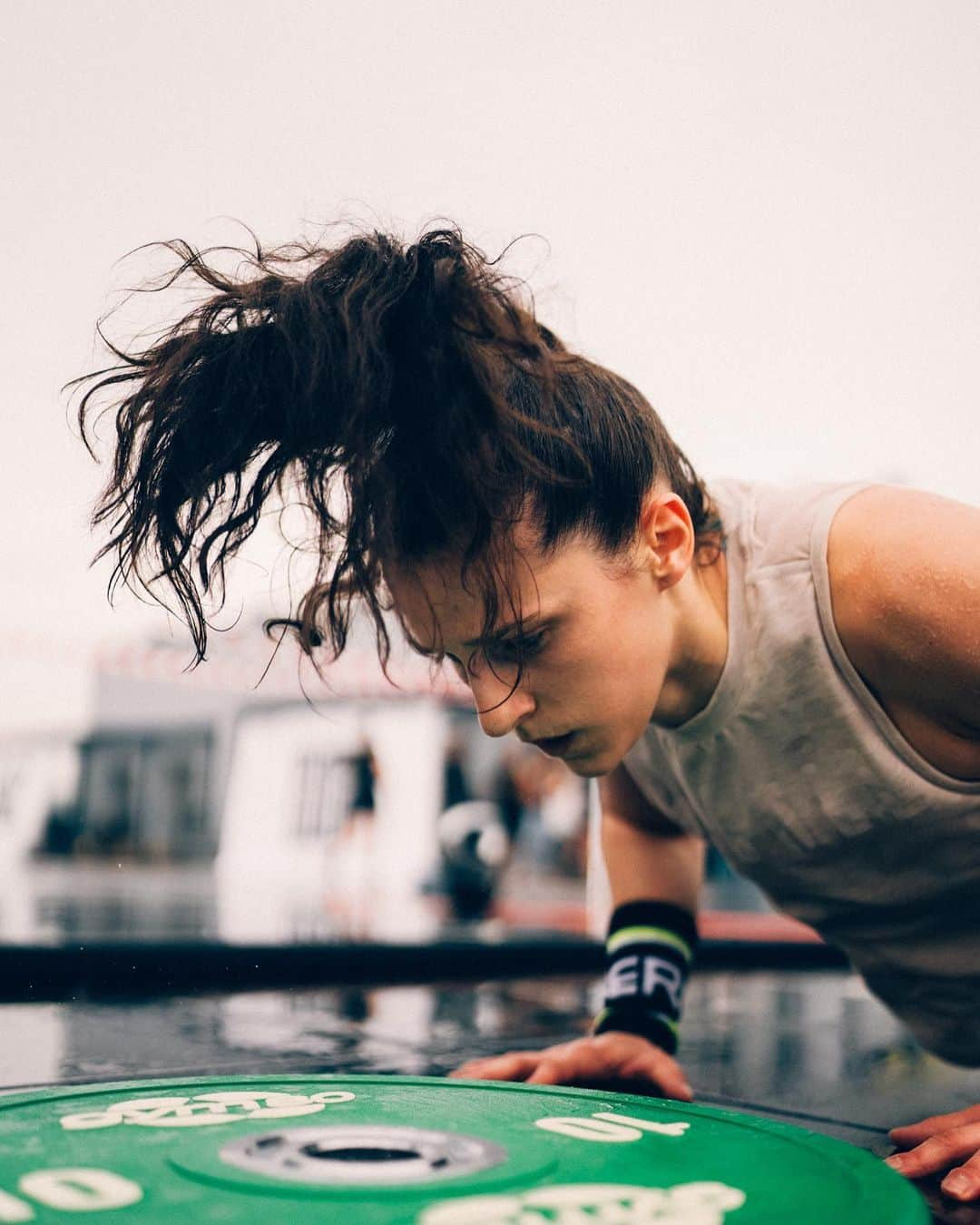 トーマス・レーラーさんのインスタグラム写真 - (トーマス・レーラーInstagram)「Throwback shooting some extremely fit people on a parkdeck last week ✌🏼 📸 Always great to do good while having fun hobbying around a bit 🫶🏼   Wenn Ihr Athlet/In beim Event wart und noch Bilder suchst - DM please!  #athletes #crossfit #jena #sportphotography #sportscreator #trackandfield」8月19日 19時33分 - thomasroehler