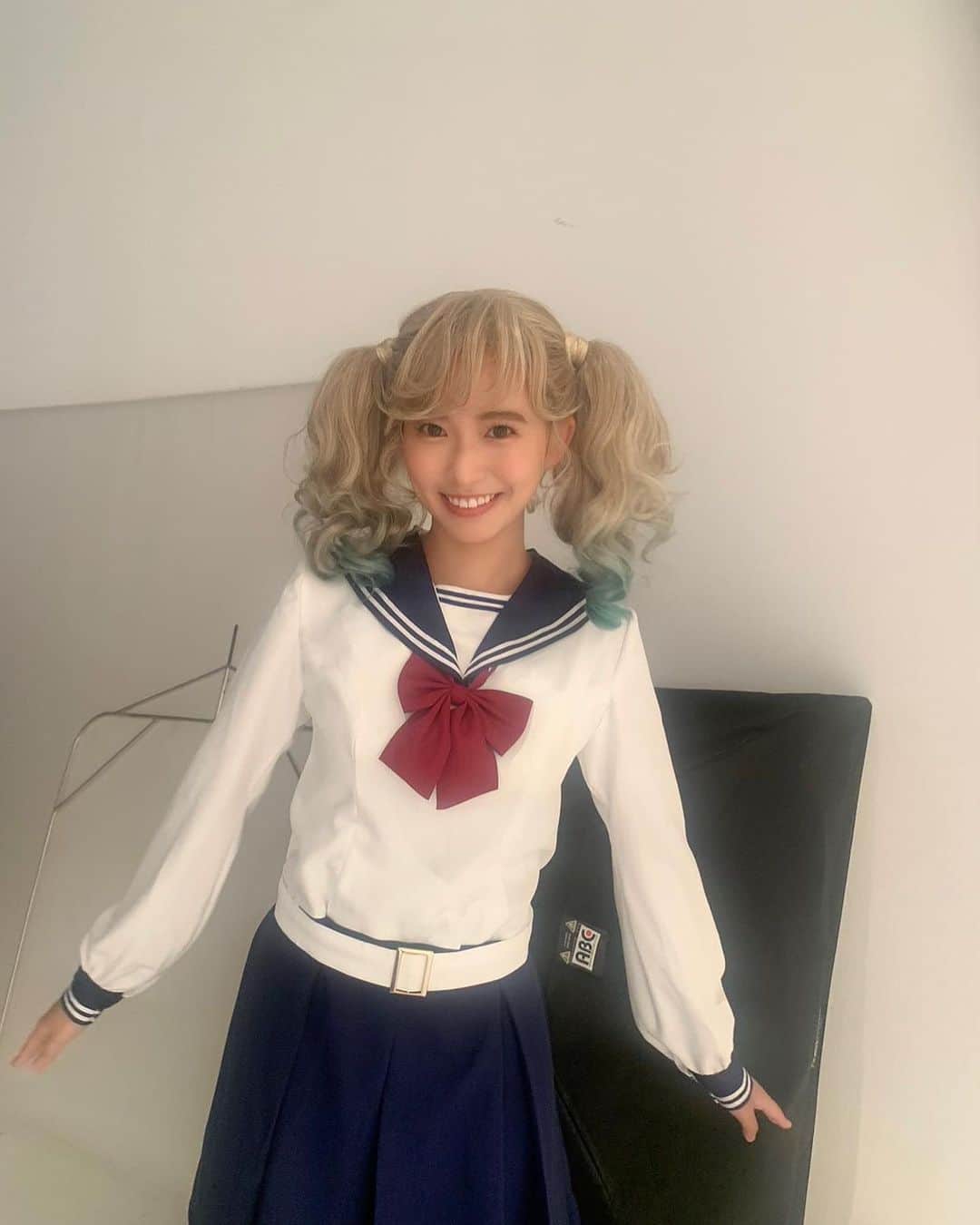 志田音々のインスタグラム：「🌹 舞台『かげきしょうじょ‼︎』 チケット抽選について☺︎ プレイガイド公式先行は 明日8月20日23:59までです😊  特典付きS席に付いてくるグッズは 「紅華歌劇音楽学校入学証書」✨  こちらを手に入れるチャンスはプレイガイド先行までです！  お待ちしておりますね🍀  #かげきしょうじょ」