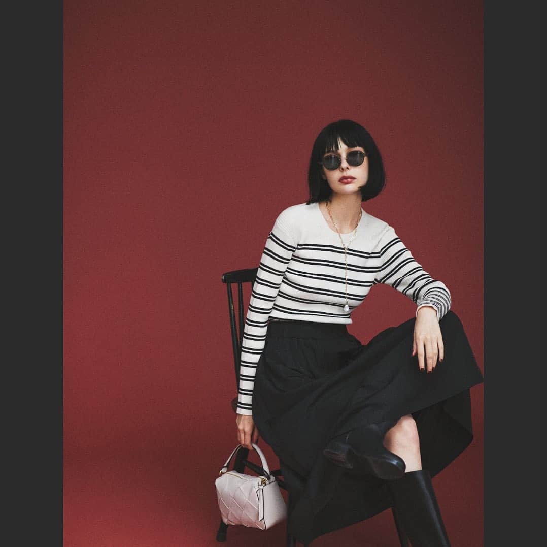 le. coeur blancのインスタグラム：「【 LOOK BOOK 】 2023-2024 automne - hiver "& esprit" ⁡ ⁡ 知的で聡明、それでいてユーモラスな発想をもつ女性をイメージした 強さとしなやかさを表現するスタイルを提案します。 ⁡ "&esprit"に込められた気の利いた着こなしをぜひご覧ください。 ⁡ ⁡ --------------------------------- ⁡ Photographer : @keiichisuto33  Stylist : @makoto087  Hair & makeup : TOMIE Model : Maria N.（WIZARD MODELS） ⁡ --------------------------------- ⁡ ⁡ ▶︎オンラインストアまたはTOPページのハイライト「LOOK BOOK」よりご覧ください。 ⁡ ⁡ ⁡ ⁡ ⁡ ⁡ ⁡ ⁡ ⁡ ⁡ #lecoeurblanc #ルクールブラン #lookbook #autumn #winter #le_23aw #le_web」