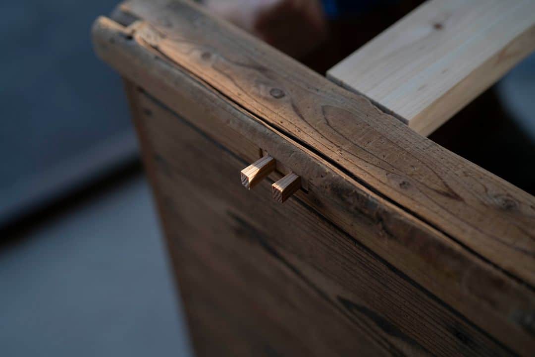 Shinsuke Inoueのインスタグラム：「@reading_honjima is supported by 髙橋建設 (Takahashi Kensetsu | @kanete0303) that possesses very high skill in wooden architecture and craft.   http://www.takahashi-carpentry.com」