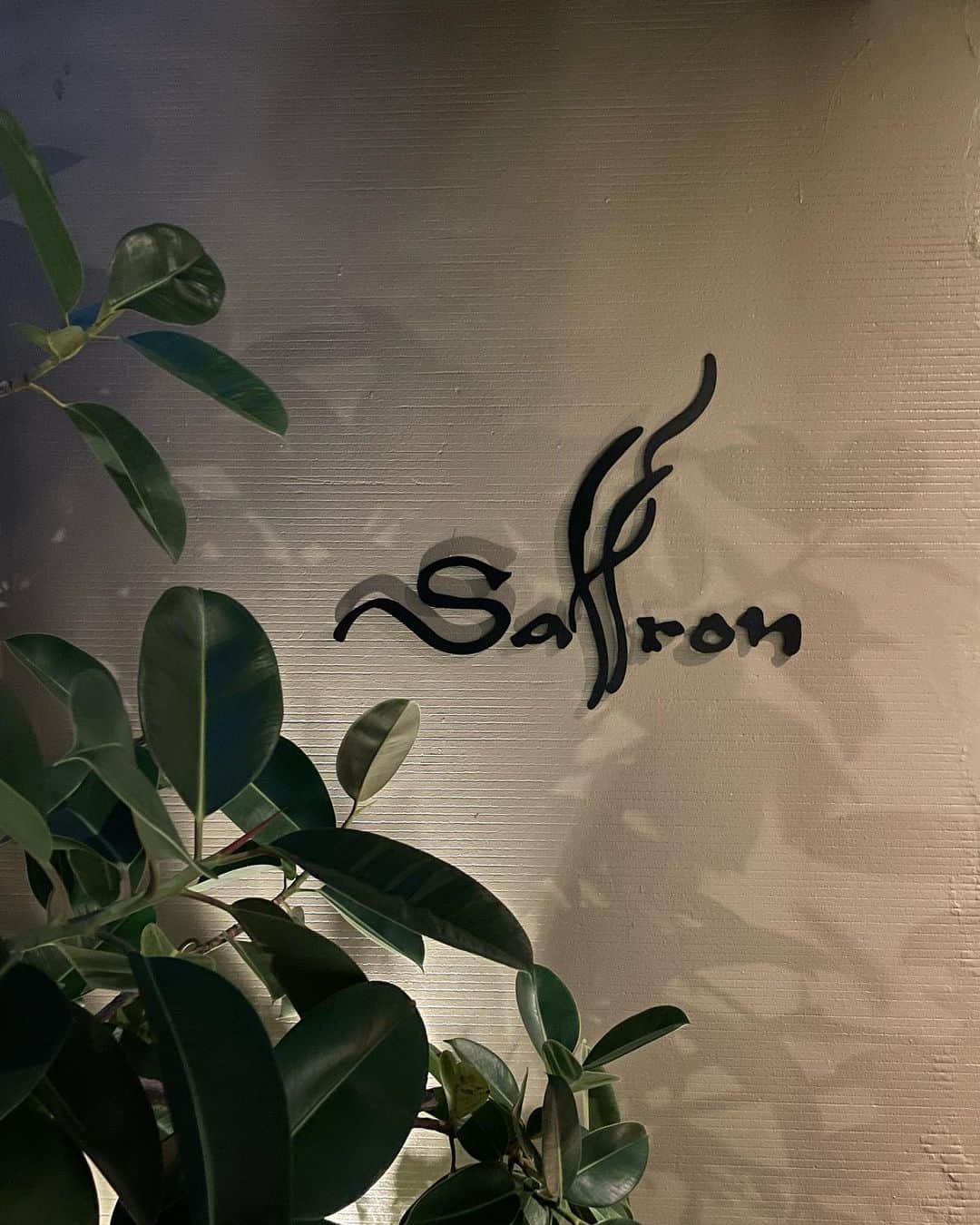 坂井雪乃さんのインスタグラム写真 - (坂井雪乃Instagram)「Saffron at Banyan Tree samui🇹🇭🌺🙏✨✨  ヴィラ施設内のアジアンレストランでディナー🍻🍽️✨ 本格タイ料理がどれも美味しくて特に海老のサクサク揚げたやつがすっごく美味しかった🥹🦐❤️  本場のタイ料理最高でっす❣️  #タイ料理 #thaifood #kosamui #サムイ島 #タイ #タイ旅行 #yukino_travels」8月19日 12時01分 - yukino_sakai