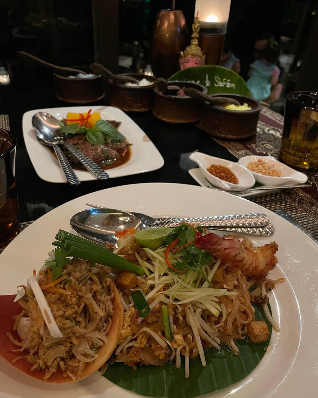 坂井雪乃さんのインスタグラム写真 - (坂井雪乃Instagram)「Saffron at Banyan Tree samui🇹🇭🌺🙏✨✨  ヴィラ施設内のアジアンレストランでディナー🍻🍽️✨ 本格タイ料理がどれも美味しくて特に海老のサクサク揚げたやつがすっごく美味しかった🥹🦐❤️  本場のタイ料理最高でっす❣️  #タイ料理 #thaifood #kosamui #サムイ島 #タイ #タイ旅行 #yukino_travels」8月19日 12時01分 - yukino_sakai