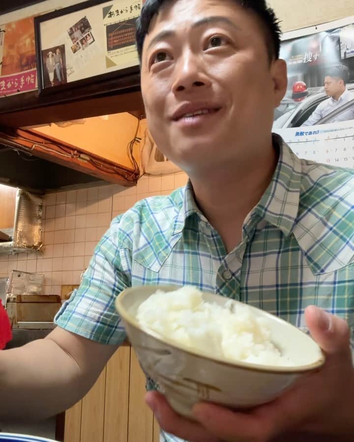 やのぱん（矢野ひろし）のインスタグラム：「いい感じの、 お母ちゃんが作ってくれるお店でランチ！  実家に帰って来た感じ、落ち着く空間、 雰囲気がドレッシング。  #ランチ　#日替わりランチ  #やのぱん #家みたい　#ほっこり」