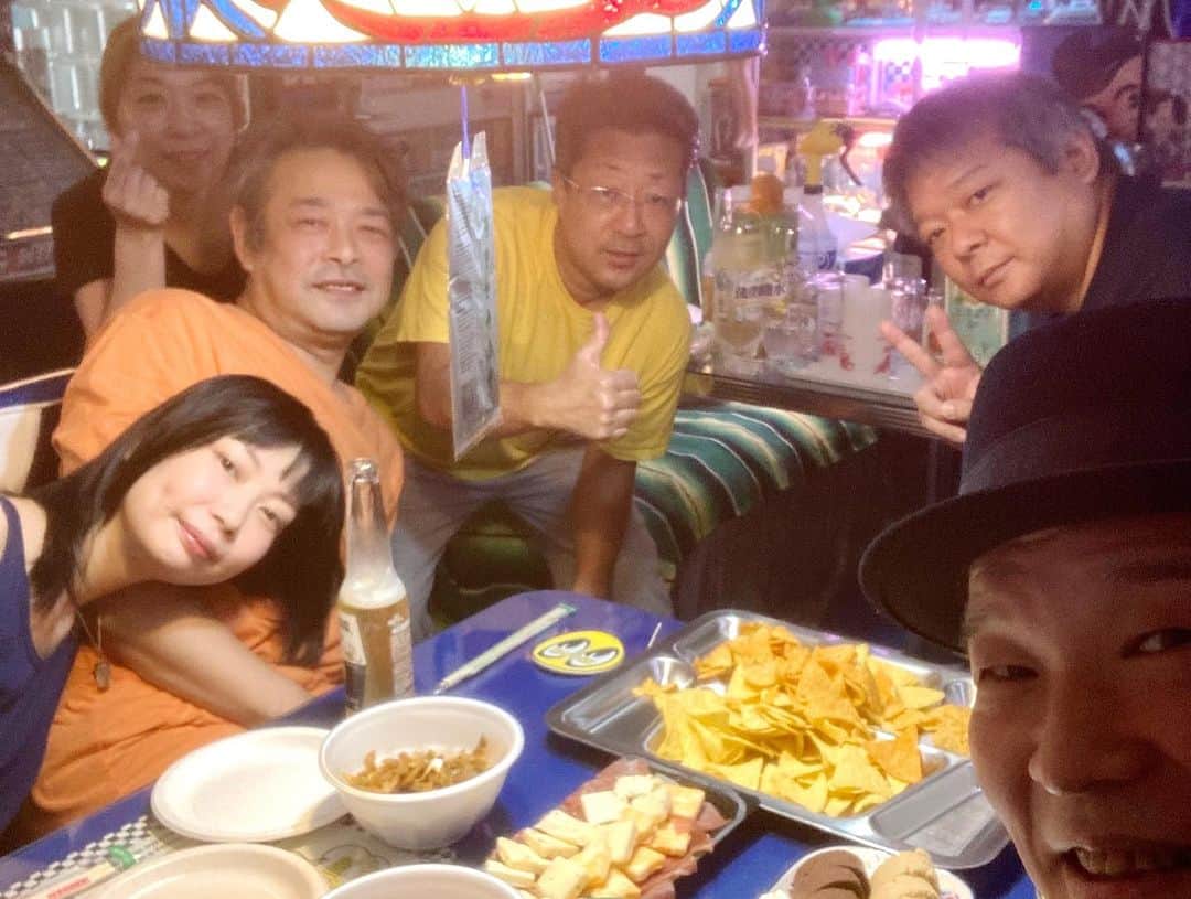 田中和さんのインスタグラム写真 - (田中和Instagram)「お盆は西川口・ブルームーンダイナー(タッちゃん邸書斎)お邪魔しました。 享さんのイベントで意気投合した BlueberryHillメンバーと楽しい宴でした〜もてなしてくれてどうもありがとう♪ タッちゃん・サチコ・ナオヤ・モエちゃん・荒っちょ・イソベ・コロ丸・ハッピー、ありがとう。 素敵な西川口また伺います！ #武内享rockshow #blueberryhill」8月19日 12時00分 - kazz620