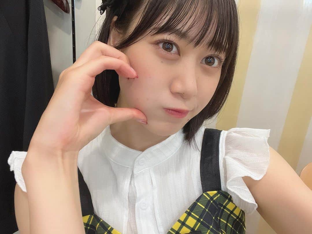 井田玲音名のインスタグラム：「ㅤㅤㅤㅤㅤㅤㅤㅤㅤㅤㅤㅤㅤ 髪切ったら、「幼くなった」って言われるけど、 若返ったってことだよね☺️？」