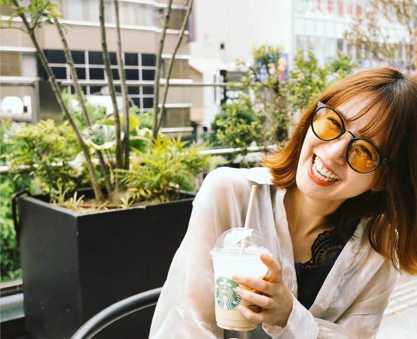 浜田真衣のインスタグラム：「楽しいなぁとか幸せだなぁとか感じる時って必ず誰かが関わってくれてる気がする👩‍❤️‍👩⁡⁡⁡ ⁡⁡ ⁡今日もHAPPY🥰️ ⁡⁡ ⁡ #浜田真衣」