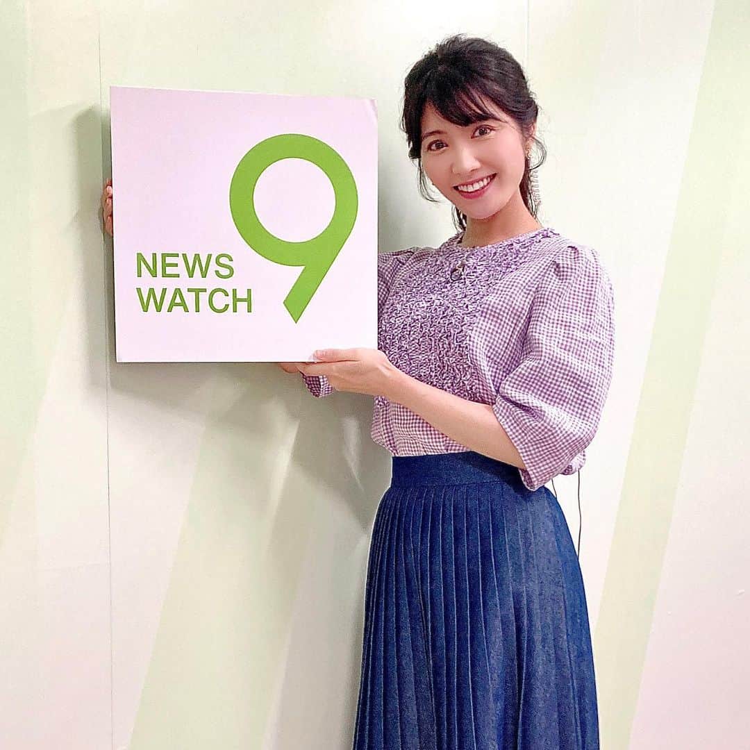 のインスタグラム：「👩‍🏫 もしよかったら… ぜひ参加してください🍀  東京でお天気の講座をします🤗  9月24日(日)夜6時〜7時半 ＜NHK文化センター青山教室＞ 「サタデーウオッチ9」気象キャスター 久保井 朝美さんの天気の魅力  【教室受講】 https://www.nhk-cul.co.jp/programs/program_1280971.html 【オンライン受講】 https://www.nhk-cul.co.jp/programs/program_1281782.html  参加者がいない… という夢を見て震えています…😨  ご参加いただけたら とても喜び感謝します🥺  昨日まで5日間 NHK「ニュースウオッチ9」 代役で出演していました📺  今夜は NHK「サタデーウオッチ9」 来週23日(水)〜25日(金) NHK「ニュースウオッチ9」  よろしくお願いします❤️  #気象キャスター #気象予報士 #防災士 #講演会講師 #久保井朝美 #ギンガムチェック #デニムスカート」