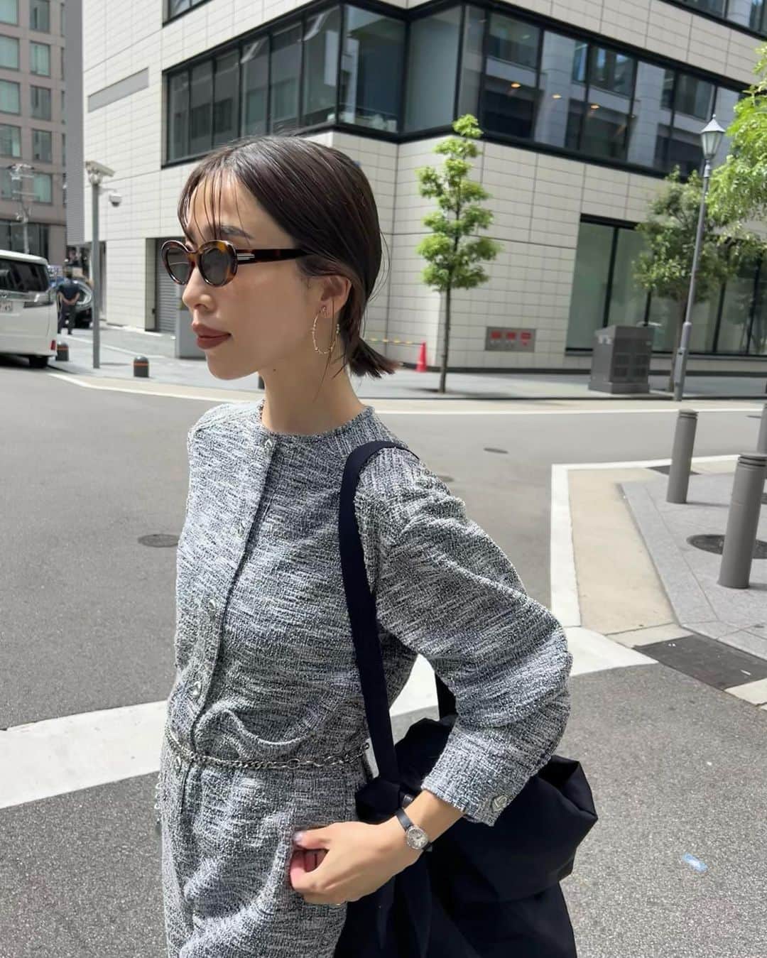 山内一世のインスタグラム：「@meer._official  23 FALL/WINTER PRE ORDERがスタートしました🪩 すでにたくさんのご予約をいただき、 誠にありがとうございます😭🫶 まだ夏の名残りを惜しみながらも、少しずつ秋へ気持ちもシフトするタイミングに是非ご検討ください🐕🍂  23FW PRE ORDERのご紹介LIVEは 明日8/20(sat.)12:00〜です📽️」