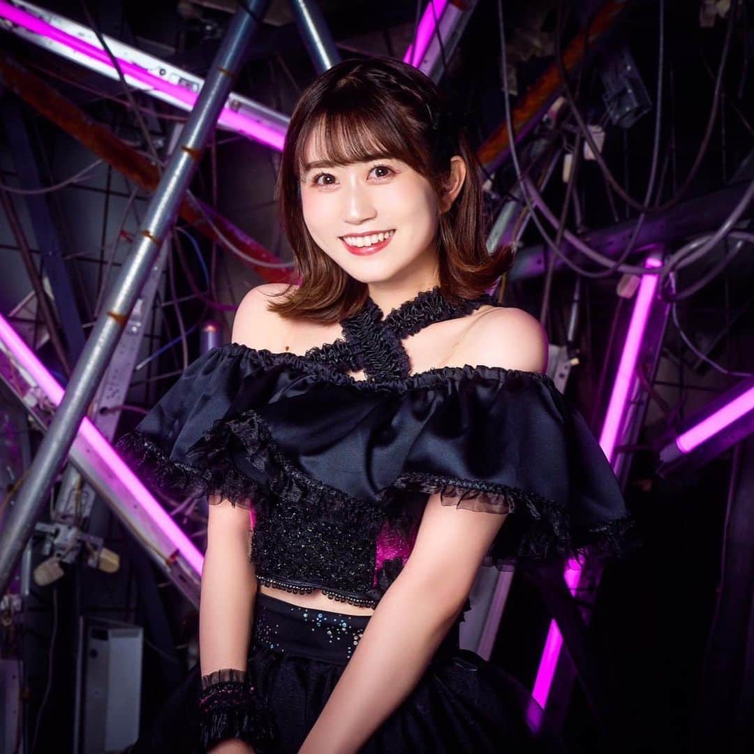 有川結女のインスタグラム：「level7デビューしました！！💐 デビューライブ ありがとうございました😭💗  緊張でいっぱいでしたが たくさんの方に見に来て頂けて 最高なデビューライブになりました🥹💓ピンクのサイリウムもたくさん ありがとう😭 デビューライブを迎えるまで私はダンスも苦手だしこんな私がlevel7として認めてもらえるのかなとか不安がいっぱいで、たくさん練習してきました。 でも、デビューを迎えてたくさんの人がよかったよ。って言ってくれて私は本当にlevel7になれたんだって感じられたし凄く嬉しかったです。不器用でまだまだの私ですがこれからももっと成長していけるように頑張るので たくさん愛してもらえると嬉しいです☺️💗  これからたくさんライブも増えるのでお時間合う時会いに来てね🫶 会えるの楽しみにしてます🫧🫧 改めてこれからよろしくお願いします☺️💓  #アイドル #idol #level7 #デビュー #推し #ピンクカラー #ボブ#外ハネ」