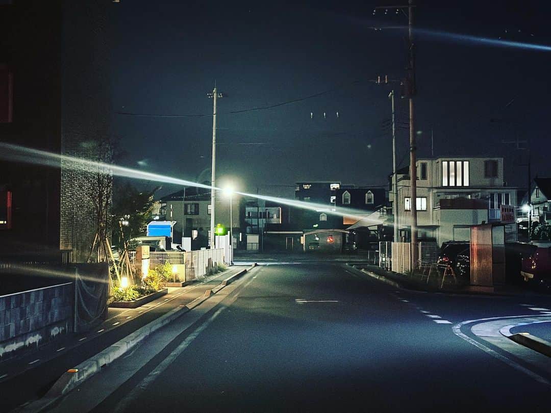 藤田貴大さんのインスタグラム写真 - (藤田貴大Instagram)「. . 熊谷というか、籠原駅の辺りを、夜にうろうろと散歩しました。ずっと降りてみたかった駅だったので、うれしいです。 . 熊谷公演、つぎの15時からの回を終えたら、つぎは茅ヶ崎。そして四日市、いわきへとツアーはつづきます。 . . . .」8月19日 13時01分 - fujita_takahiro