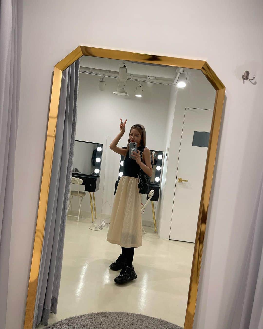 のインスタグラム：「용키 계탔어요,,, 용키 개스트쇼에서 강형욱선생님 만났어요,,, 용키 신났어요,,,」