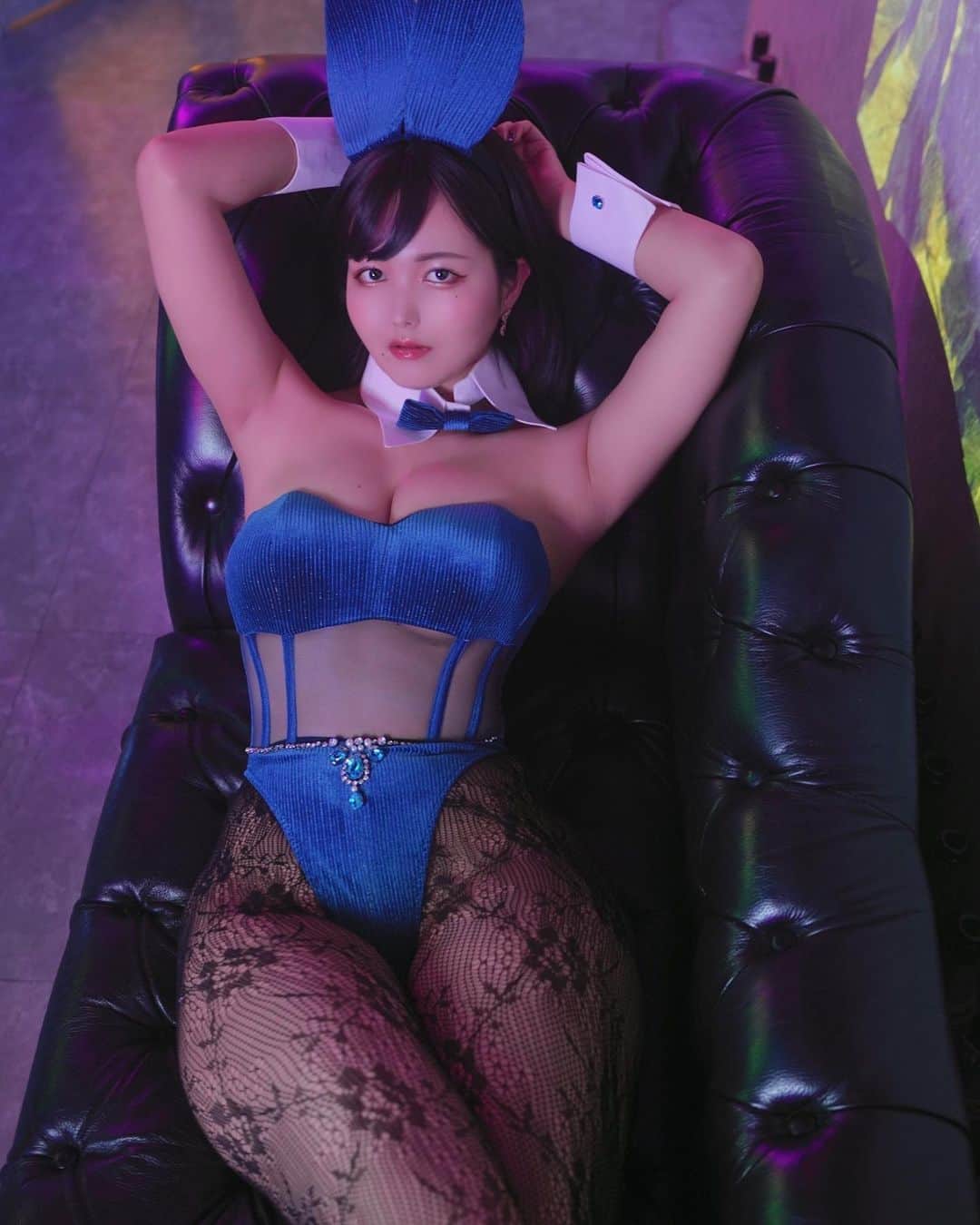 のインスタグラム：「neon bunny girl💫　  Fan sites will be posted with special photos♡  ファンティアとonlyfansではSNS非公開の高画質写真を投稿しています♡」