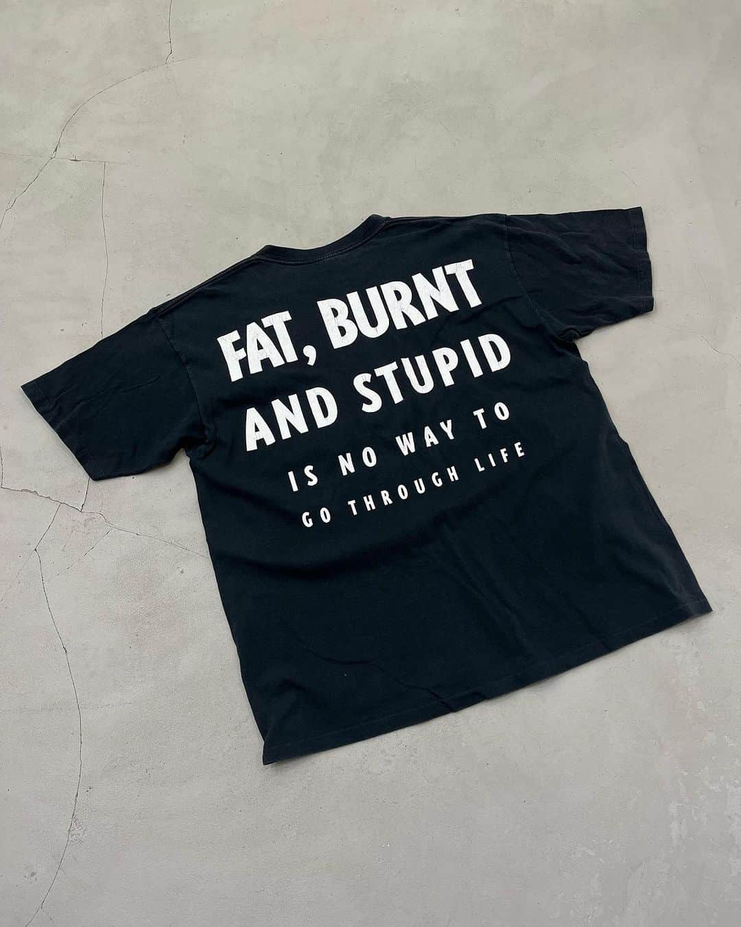 ジャムルのインスタグラム：「OPEN UNTIL 7:00PM . 90's message Tee ¥5400+tax(5940) .  #お問い合わせはお電話で承ります #jammru#vintagetee#jammru_tee#vintagetshirt  #osaka  #fashion  #streetstyle  #streetfashion  #vtg  #vintage  #used  #usedclothing  #古着 #古着屋 #ファッション #70s #80s #90s」