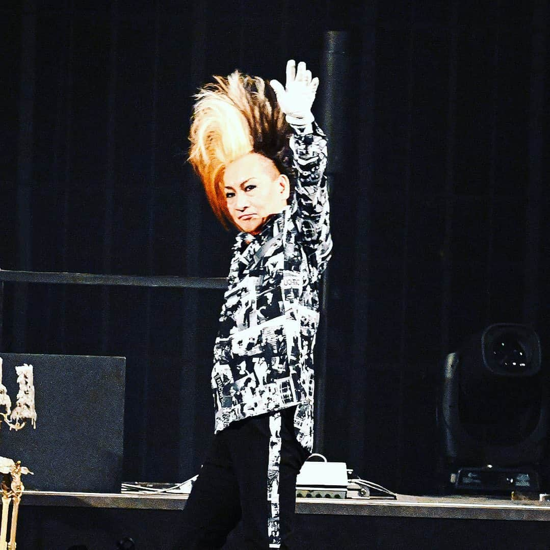 BUCK-TICKのインスタグラム：「. ／ 🥁HAPPY BIRTHDAY 🥁 🎉YAGAMI TOLL🎂 ＼  #YAGAMITOLL #ヤガミトール #8月19日 #HAPPYBIRTHDAY #BUCKTICK #BUCKTICK35th  (photo ：MASA)」