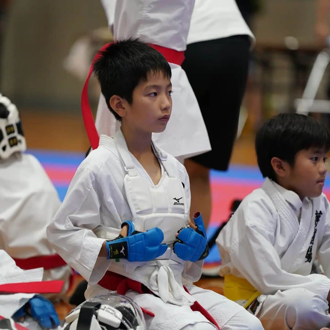 荒賀龍太郎さんのインスタグラム写真 - (荒賀龍太郎Instagram)「Olympic 🥉 medalists @bettiplank 🇦🇹 and @araga1016 🇯🇵 are supporting our future 🥋 stars during their final preparations for the second Araga Youth Cup in the city of Kameoka/JPN.   #KarateInsights #Karate #KarateForLife #karateyouth #futurestars  @mk_lionseries 📸」8月19日 14時33分 - araga1016