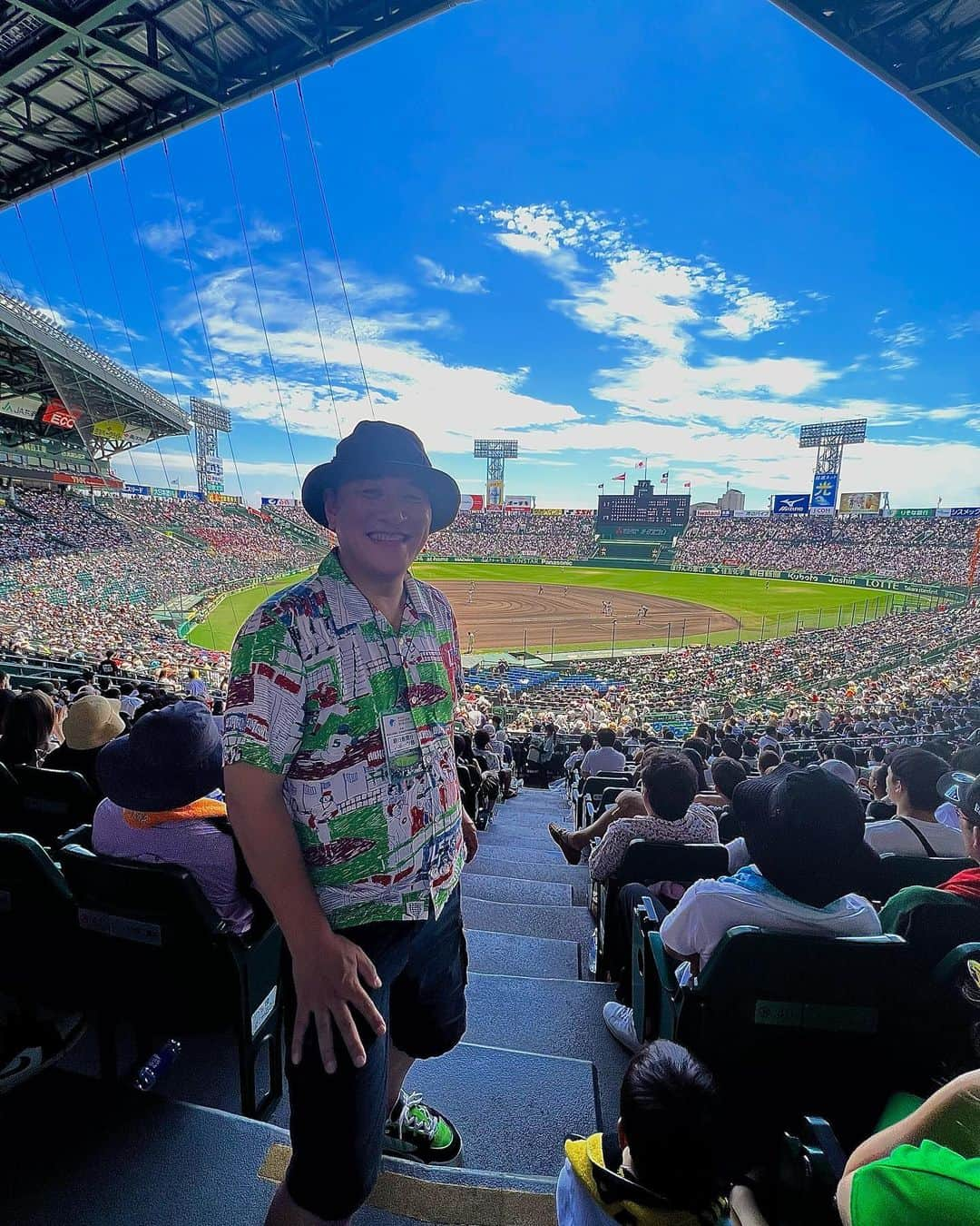 ピエール瀧さんのインスタグラム写真 - (ピエール瀧Instagram)「ソニマニ明けで甲子園」8月19日 14時48分 - pierre_taki