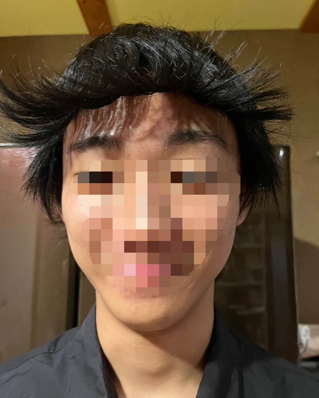 村越周司のインスタグラム：「美容師にシャンプーハットカットにしてくださいって言うたんかな？ #次男 #高2男子」