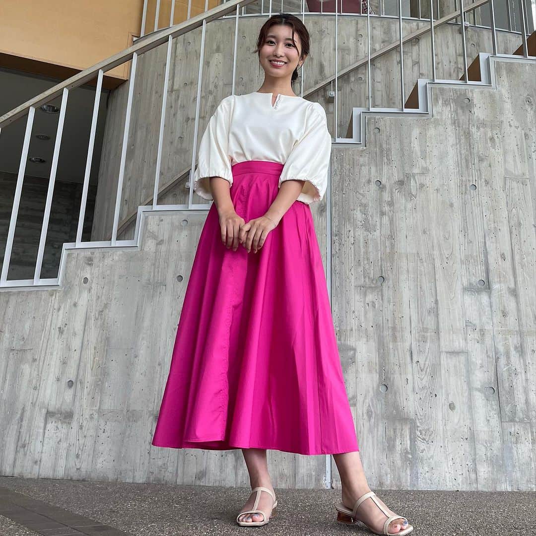 木村那津美のインスタグラム：「🌻  8/19 ちぐまや衣装 グレディブリリアンクート  カットソー　 胸元のパールが、 可愛さと上品さをプラス(^^)」