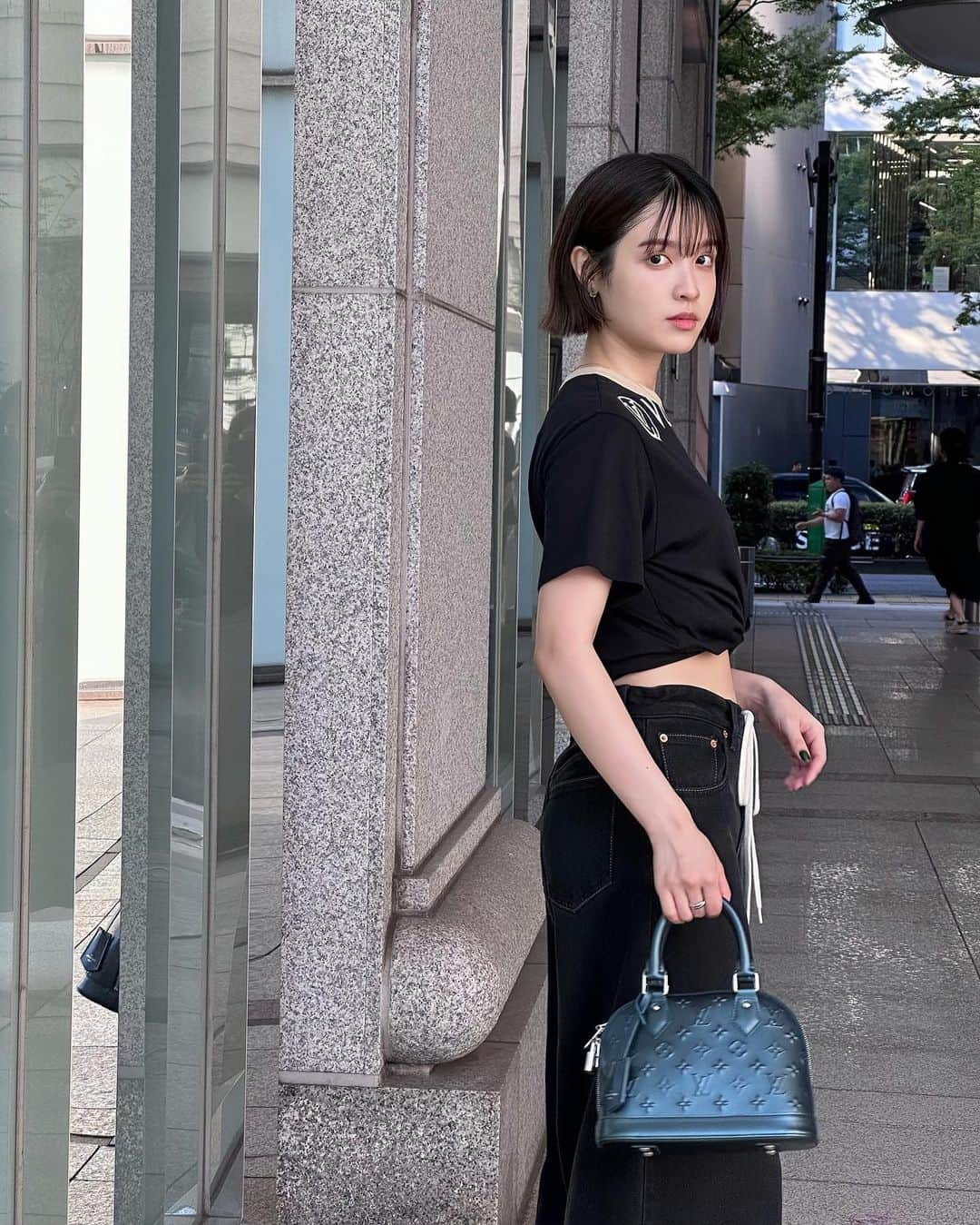 松本愛（まあぴぴ）さんのインスタグラム写真 - (松本愛（まあぴぴ）Instagram)「今日の私服🏷️  デニム暑すぎたよ〜〜！！🫠  Tops #louisvuitton  Pants #mm6 Bag #louisvuittonbags  Shoes #louisvuittonshoes」8月19日 20時42分 - aimatsumoto_45