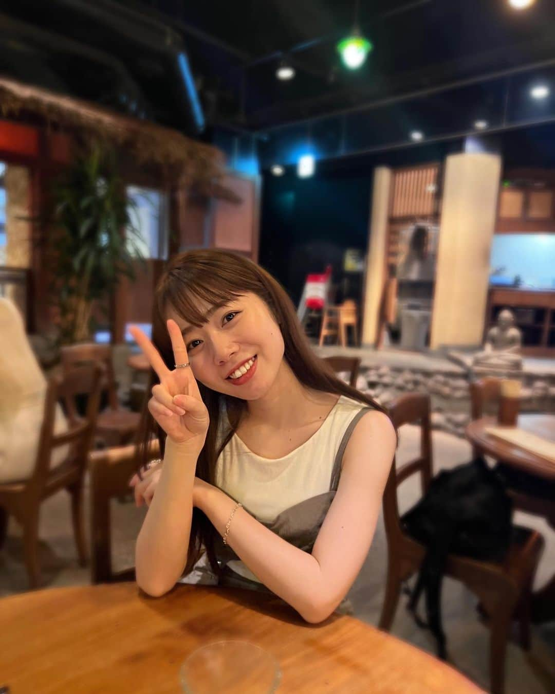 安藤咲良さんのインスタグラム写真 - (安藤咲良Instagram)「. お疲れ様です🌻 やっと『ぼっち・ざ・ろっく!』見始めました🎸 共感できるシーンが多くてかなり感情移入してます😂 曲もすっごくいいし見てよかった！🎧♩ . #いつかのランチ  #ぼっちざろっく」8月19日 20時44分 - sakura.ando