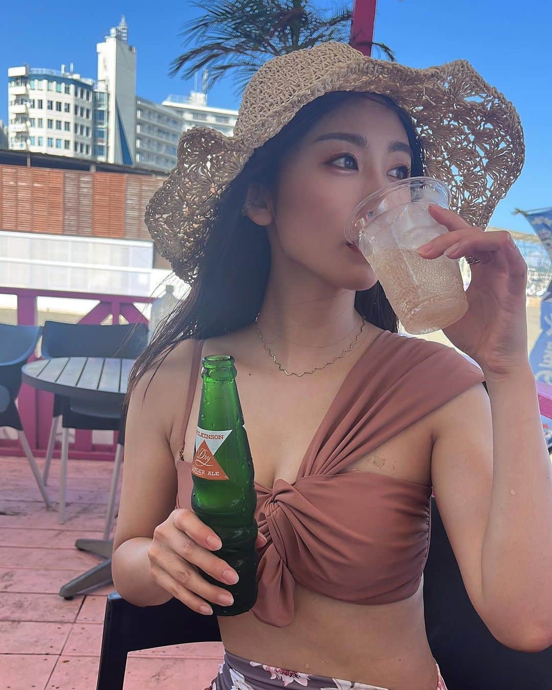 三輪晴香のインスタグラム：「. . 🌊👙  まだ海の中に入る若さが残ってることを実感したよ笑 今しかできないこと思いっきりやっちゃお😆  足のあざは全部釣りでできたアザ←なんで？笑」