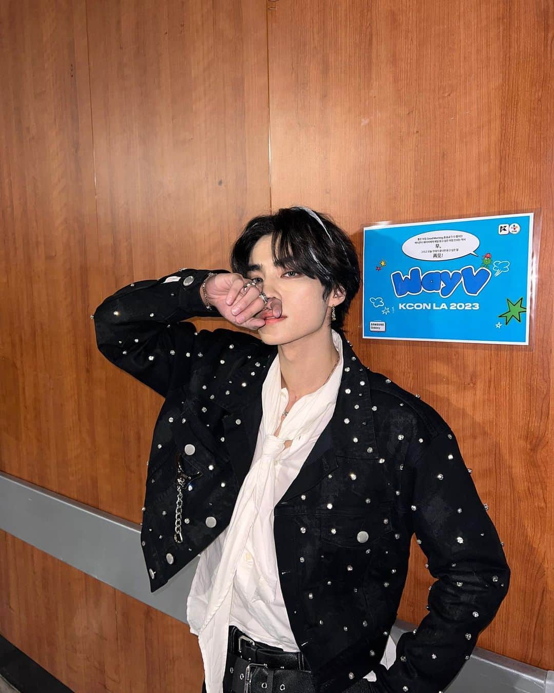 シャオジュン（XIAOJUN）さんのインスタグラム写真 - (シャオジュン（XIAOJUN）Instagram)「Kcon in LA!!!WayZenNi u guys are amazing today,truly amazing!!love u so much!!💚」8月19日 15時16分 - djxiao_888