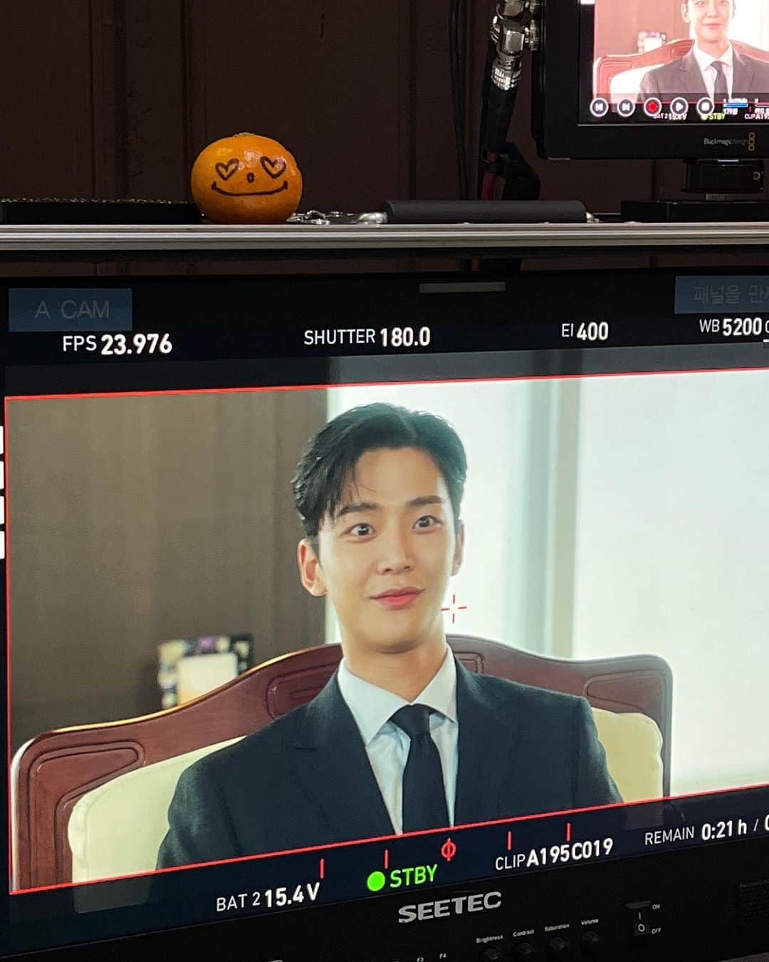 ロウンのインスタグラム：「8/23 귤유」