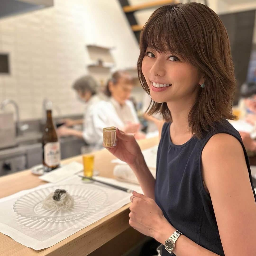 えれなさんのインスタグラム写真 - (えれなInstagram)「小さくて可愛いグラス❤️ お料理も器も全て素敵でした🥰  次の予約は6年後ですって🫨！  47歳…どんな未来なんだろう？🤔と話になり。  子育てで忙しいはずだから、行けないわー。 と言えてると良いね。笑  と友達に言われたので🤣  実現できるように頑張りたいと思います。笑  #フルタ」8月19日 16時08分 - elena1982312