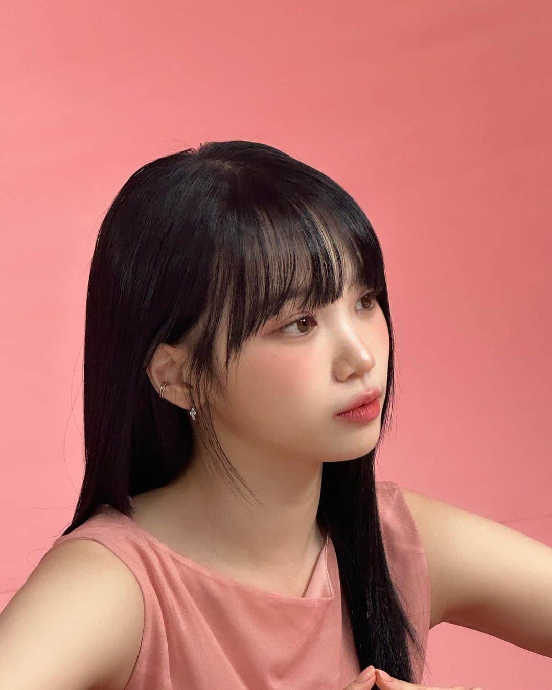 キム・チェウォンのインスタグラム：「이제서야 올리는 메이크업포에버 비하인드🤭」
